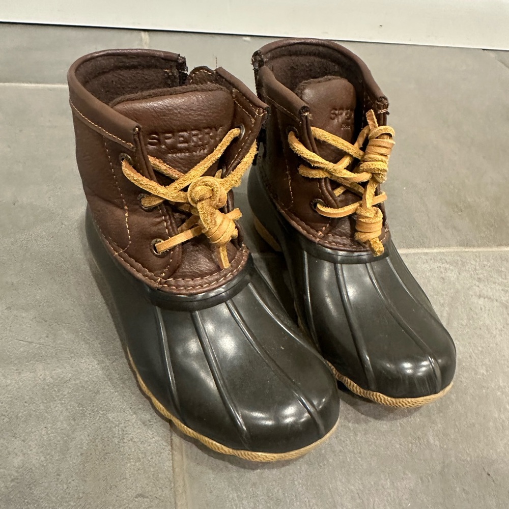 Sperry Saltwater Brown and Black Duck Boots kids size 9 (EUR 25)